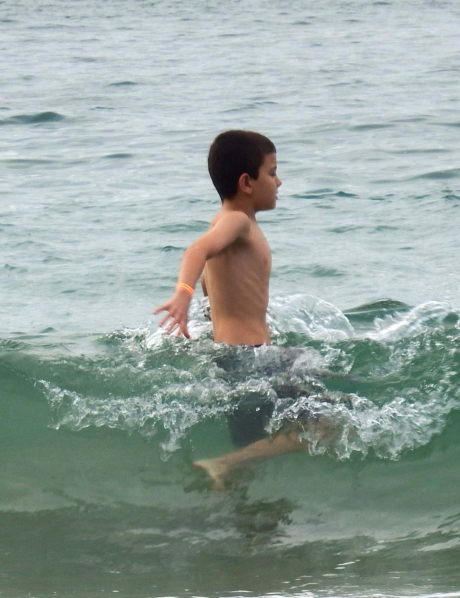 Cool...a see-through wave...!