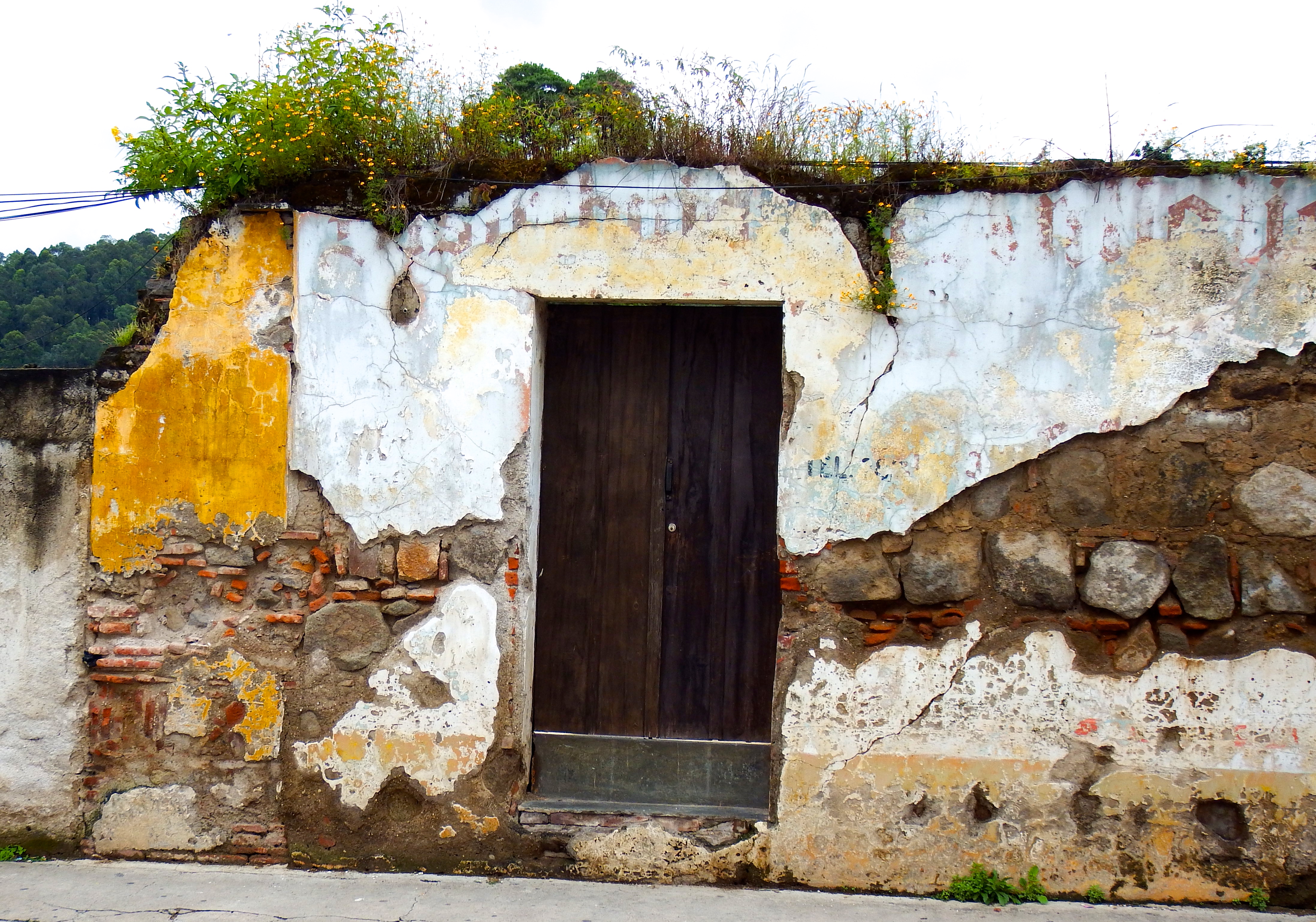 Ruins, ruins everywhere...but stick a door in 'em and you can build awesome stuff on the other side of the walls!