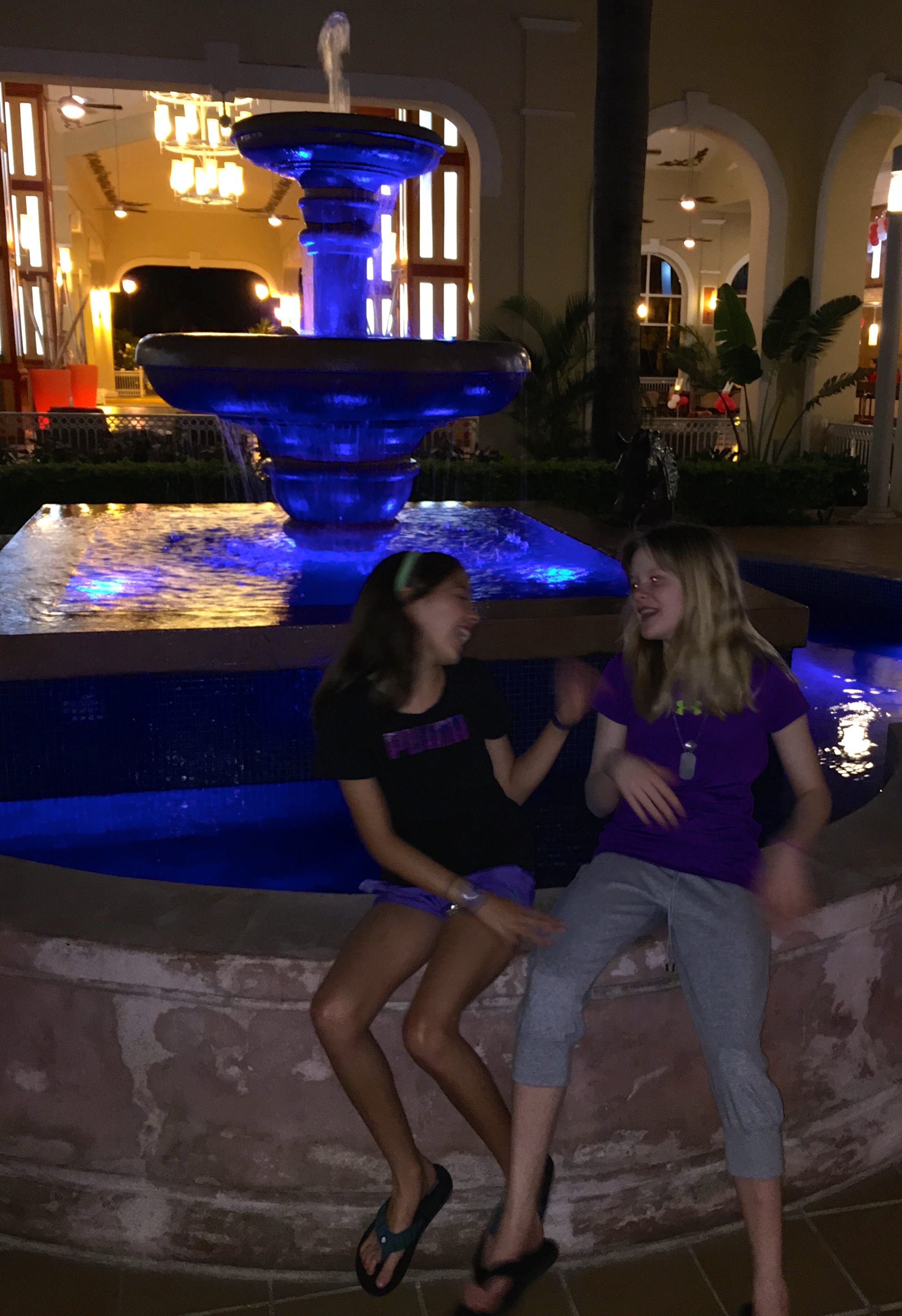 Ella and Bronwen reunited in Guanacaste