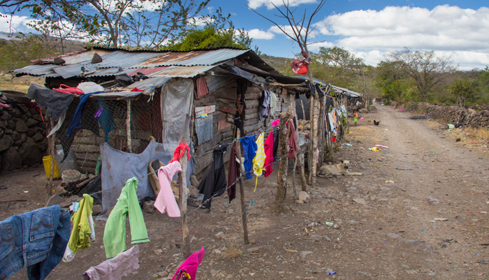 ...and I say "maddeningly" because scenes like the one in the first pic are never far from scenes like this.  That's what you get when you mix a growing tourism sector into the second poorest country in the hemisphere.