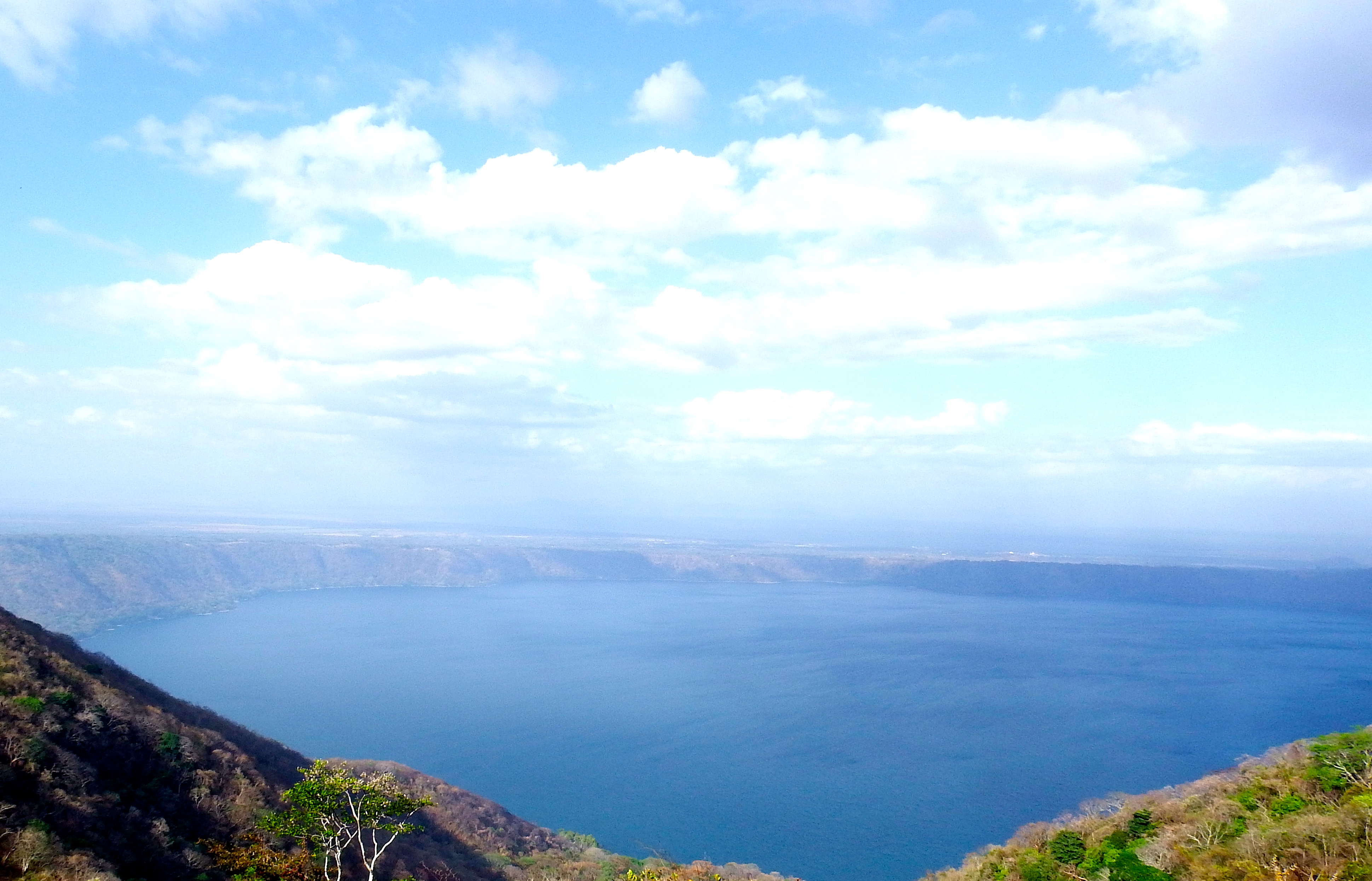 Laguna de Apoyo (crazy blue lake in the crater of an old volcano)